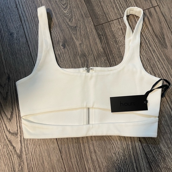 Hours Montee Crop Top - Picture 4 of 4